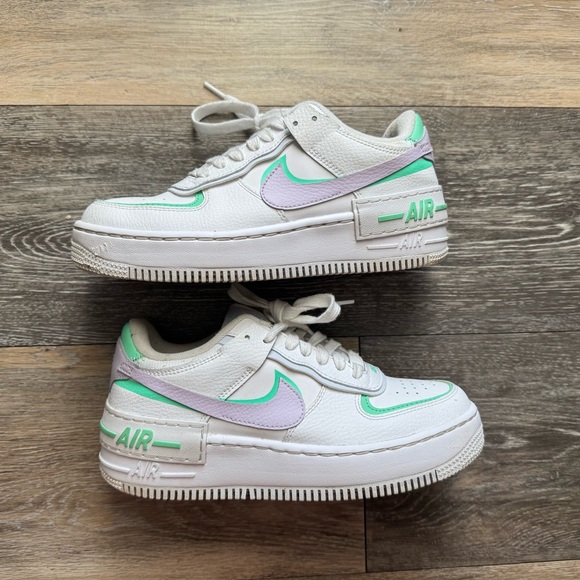 Nike Air Force 1 - Picture 1 of 8